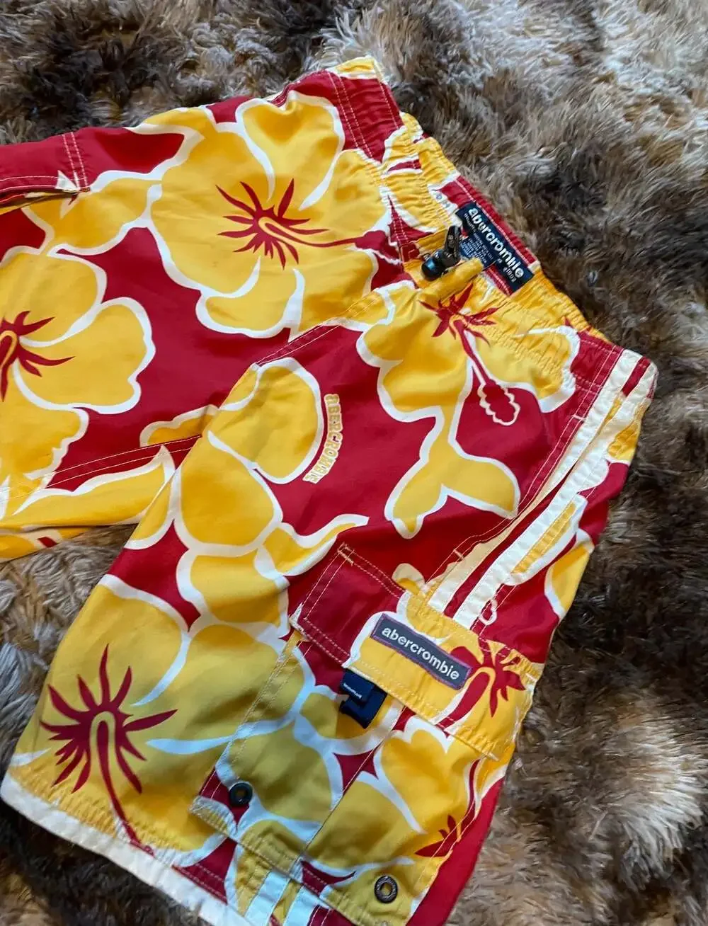 Abercrombie & Fitch Men's Hibiscus Floral Cargo Board Shorts